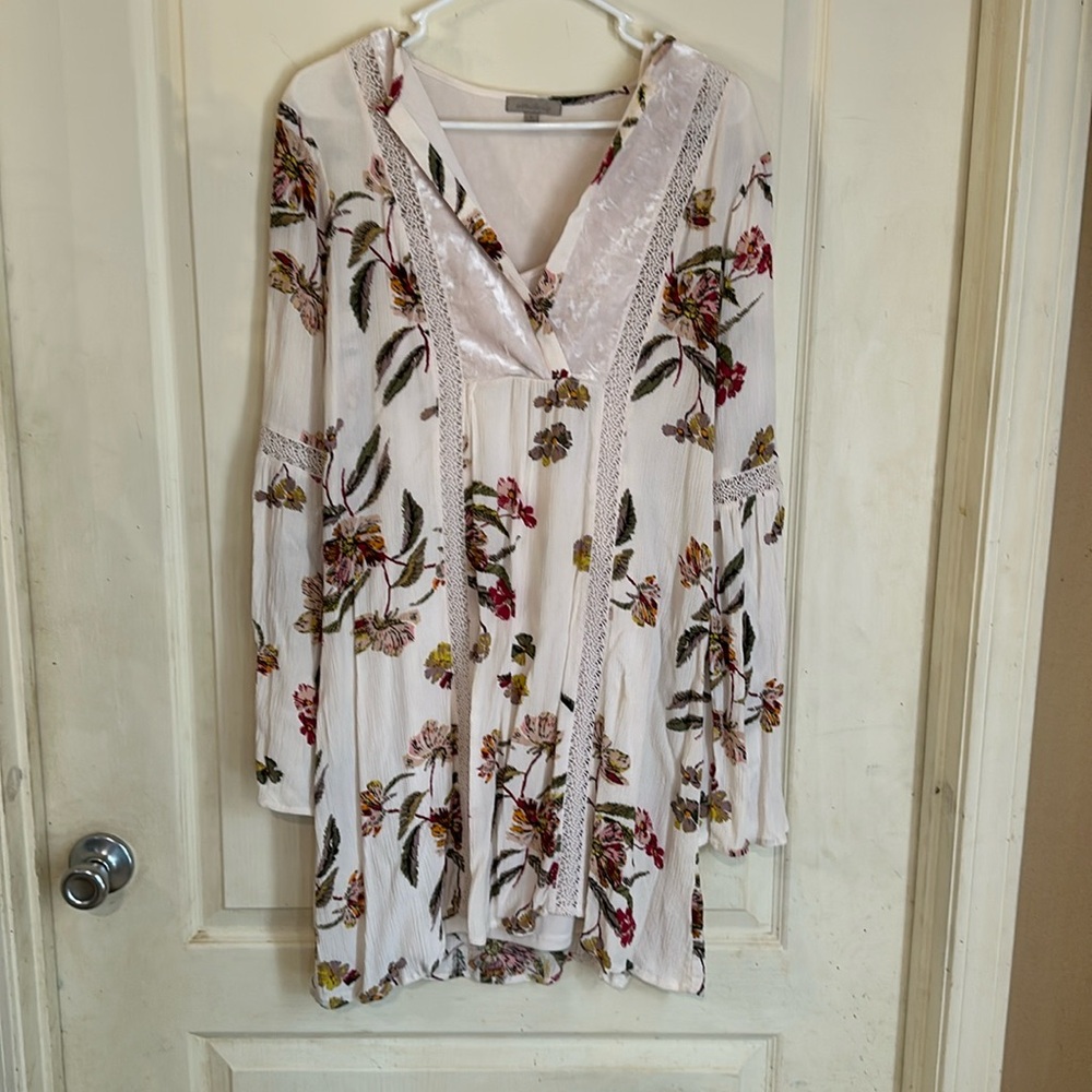 Wonderly dress with velvet & lace, floral detail (midi w/bohemian style) Large